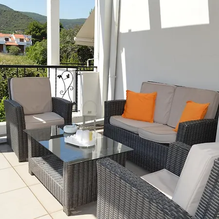 בית נופש Luxury Vacations Nea Iraklitsa